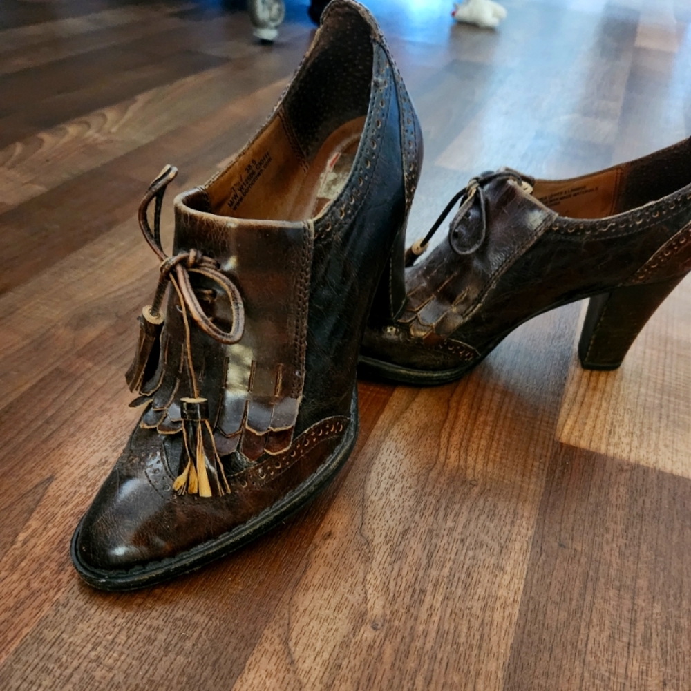 Brown Leather Heeled Oxfords